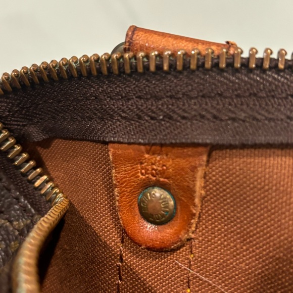 Authentic Louis Vuitton keepall 45 - Picture 9 of 11